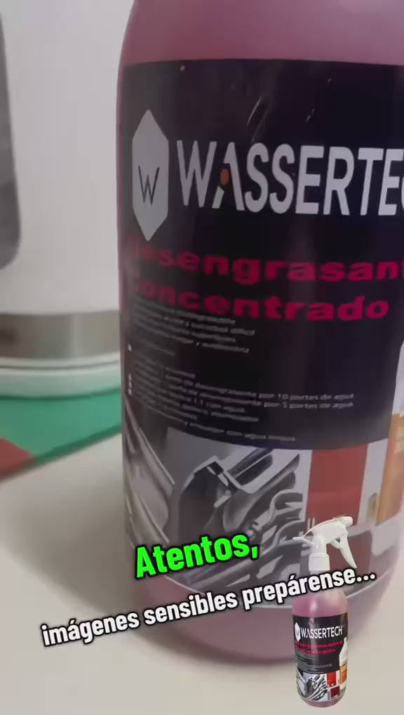 Cargar video: Desengrasante industrial Extra, muestra como actua el desengrasante en una cocina muy sucia.